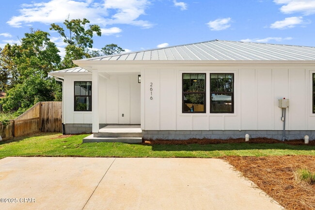 Building Photo - 2616 Cypress St