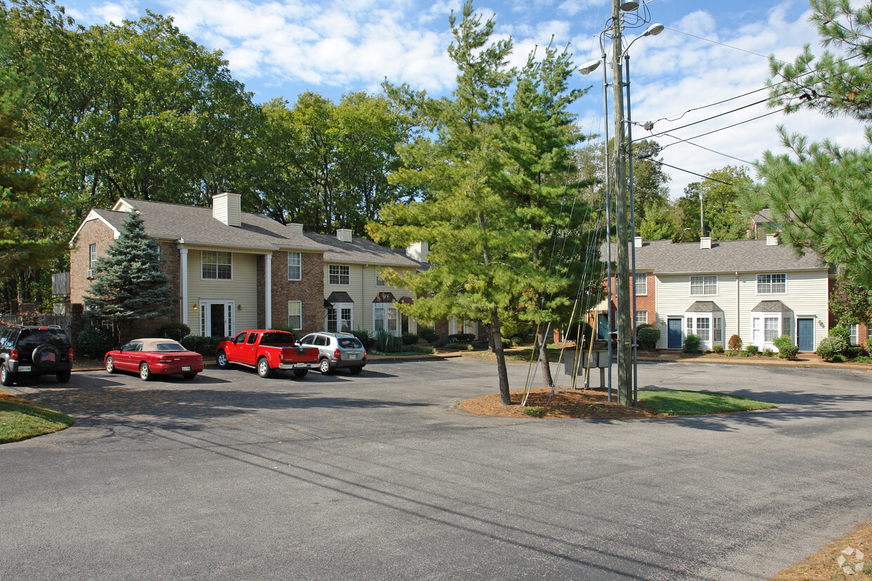 Primary Photo - 101-122 Spring Place Dr