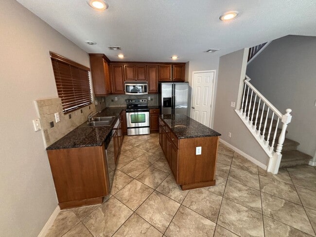 Building Photo - Charming 3 Bedroom, 3 Bathroom, 2-Story Ho...