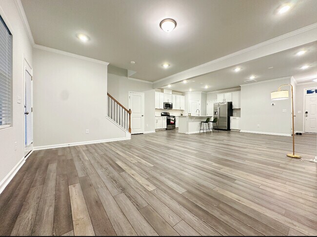 Building Photo - 102 Ivy Vine Wy