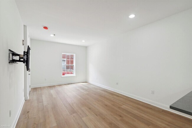 Building Photo - 4 br, 2 bath Duplex - 1833 N 18TH ST Unit A