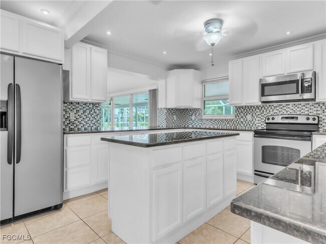 Building Photo - 5303 Mikado Ct