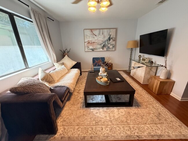 Living room - 3202 Locke Ln
