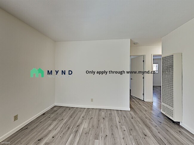 Foto del edificio - 453 E 7th St
