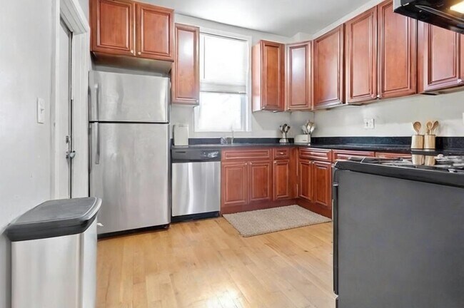 Foto del edificio - 319 W Fourth St