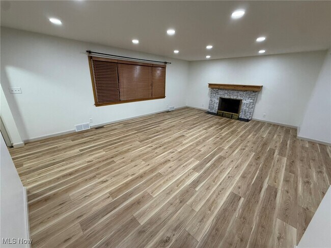 Foto del edificio - 230 E 21st St