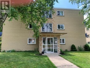 Building Photo - 1075 Brenchley St