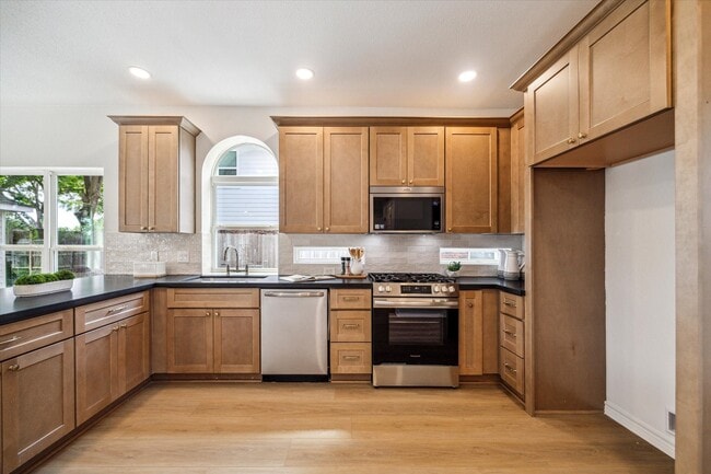 Foto del edificio - 6806 Flowermound Dr