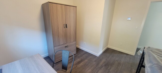 Foto del edificio - Single Bed Available Newly Renovated Build...