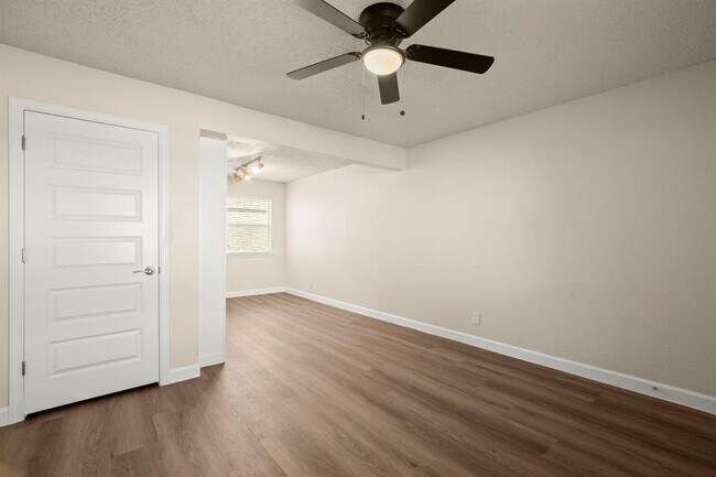 Building Photo - 2408 Longview St