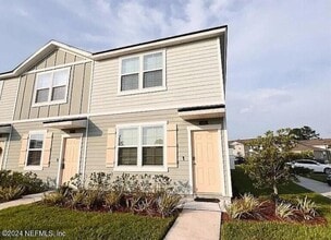 Building Photo - 608 Yellow Oaks Ln