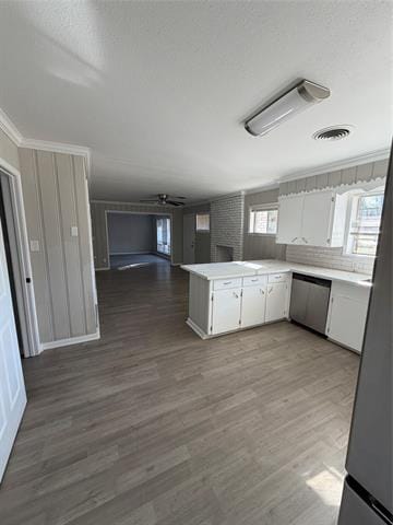 Foto del edificio - 4504 Hunter Ave