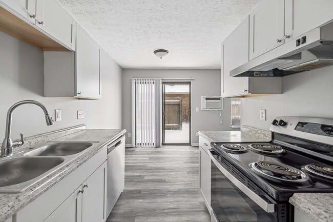 Building Photo - Timbercreek Apts