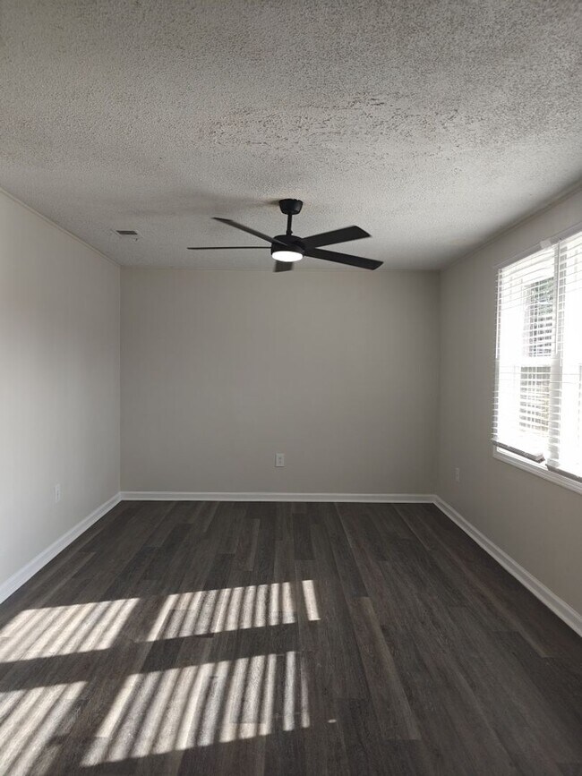 Foto del edificio - 3515 Biltmore Pl