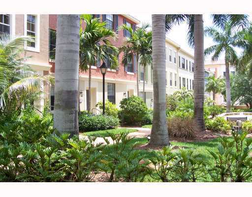 Building Photo - 660  FernStreet 660 West Palm Beach Fl 33401