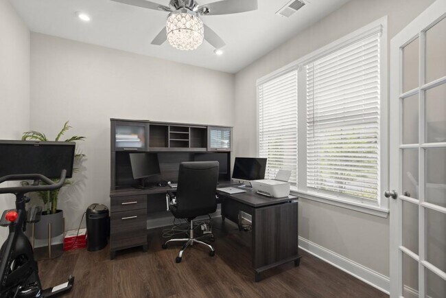 Foto del edificio - 8015 Scenic Ridge Wy