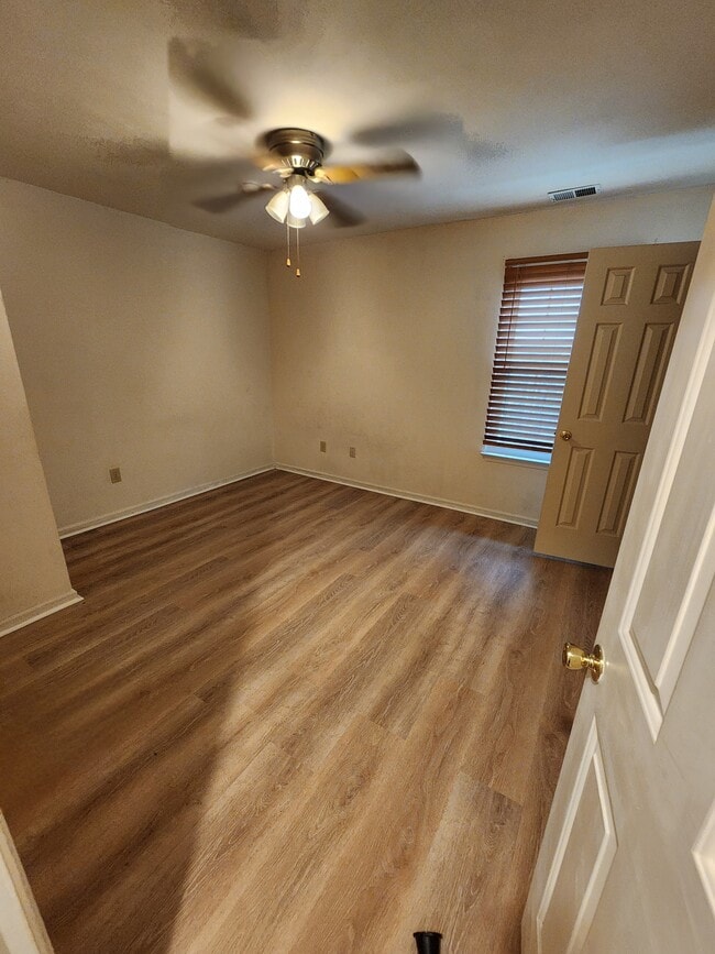 Building Photo - 2084 Rock Lake Loop