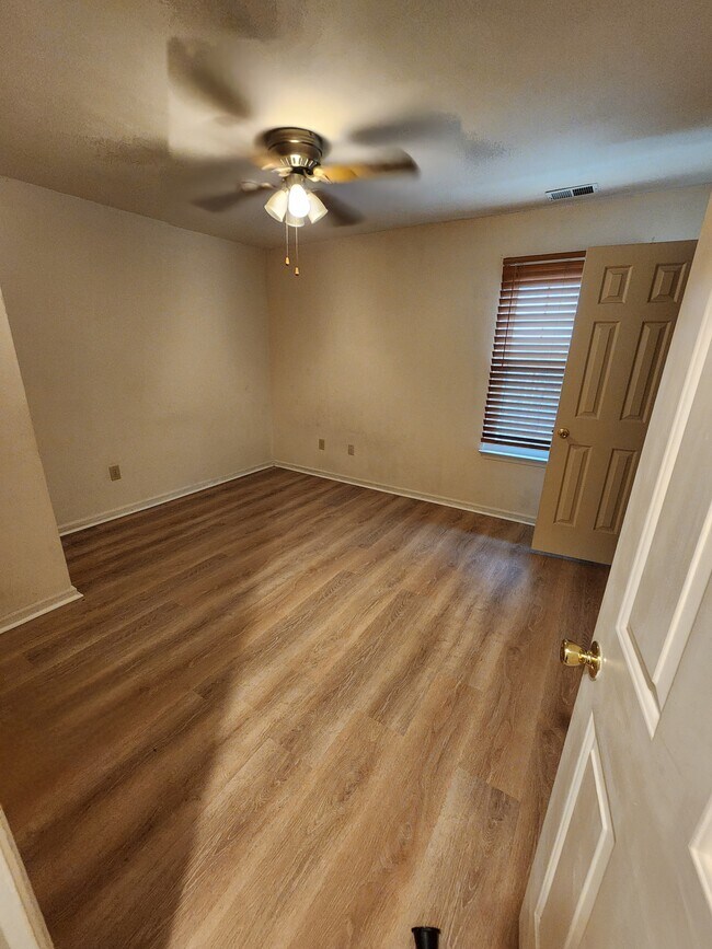 Foto del edificio - 2084 Rock Lake Loop