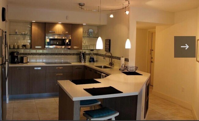 Building Photo - 808 Villa Cir