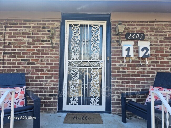 Foto del edificio - 2403 Howard St