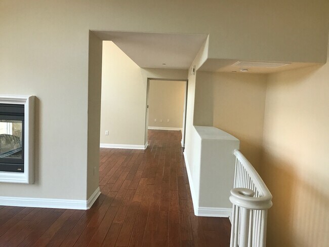 Building Photo - 5831 Sea Walk Dr