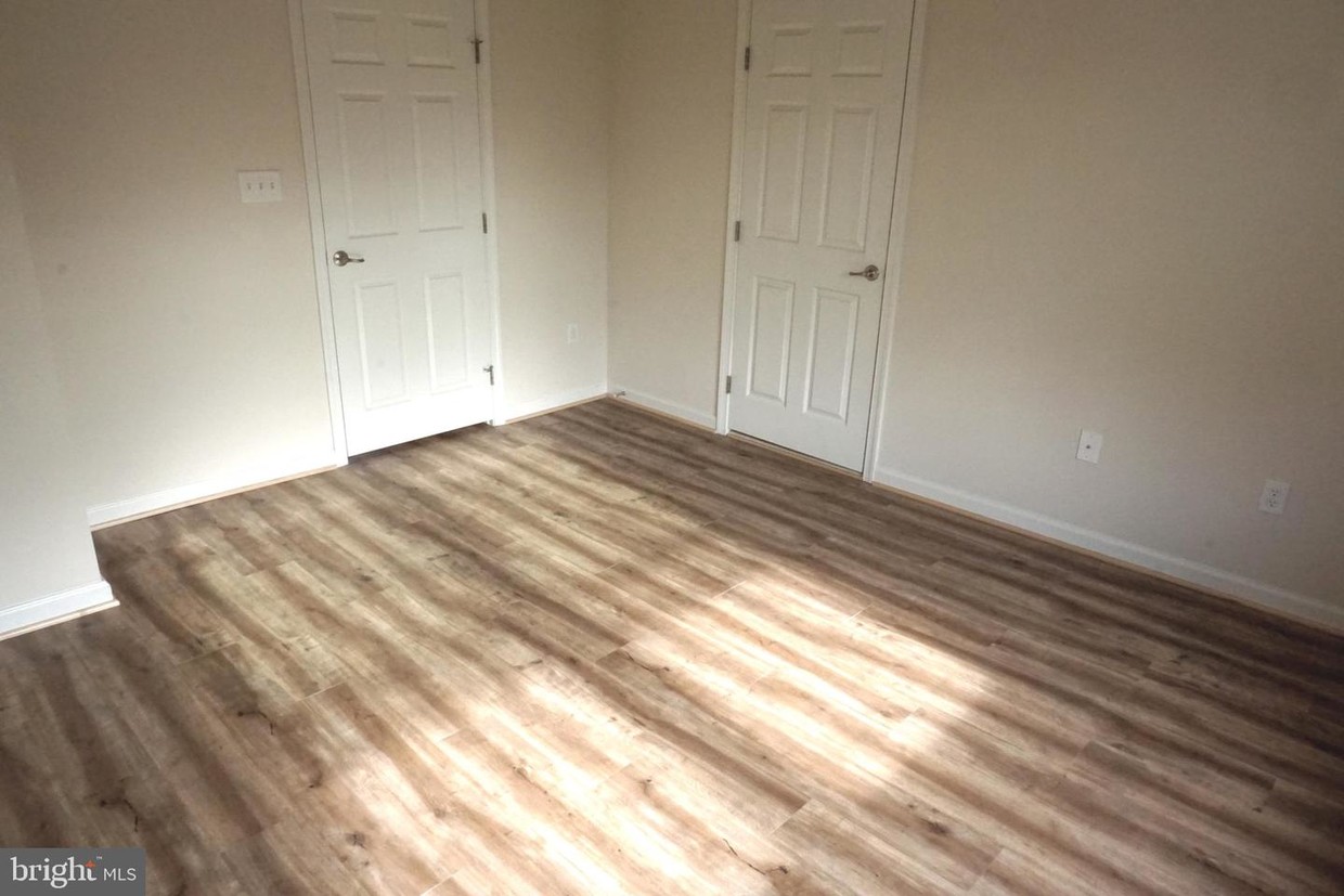 Foto principal - 7065 Oak Grove Way