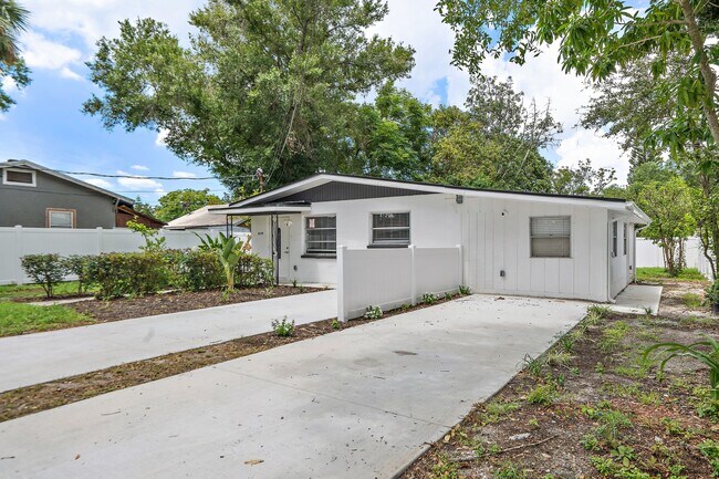 Building Photo - 5114 N Mac Dill Ave
