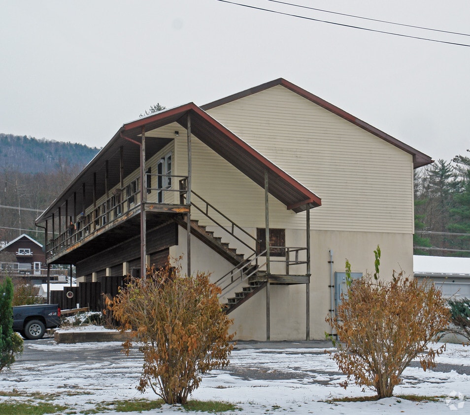 320 Kifer Rd, Milesburg, PA 16823 Apartments in Milesburg, PA