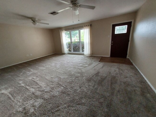 Building Photo - 3 Bedroom/2 Bath Single Family Home in Wac...