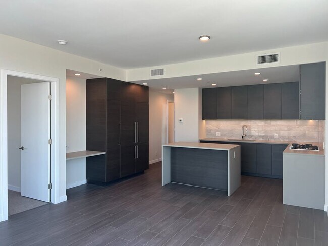 Building Photo - 2186 Gilmore Ave