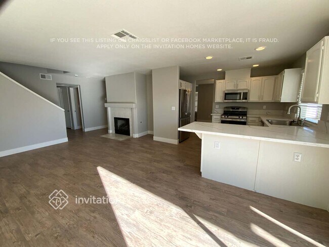 Building Photo - 1821 La Villa Dr