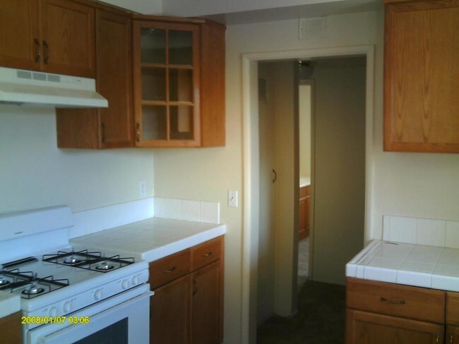 Building Photo - 781 E Wright St