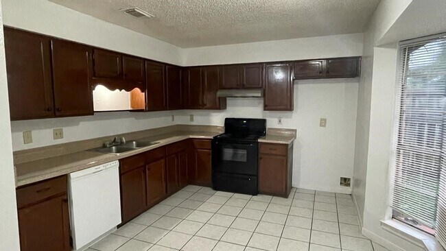 Foto del edificio - 7431 La Pl Dr