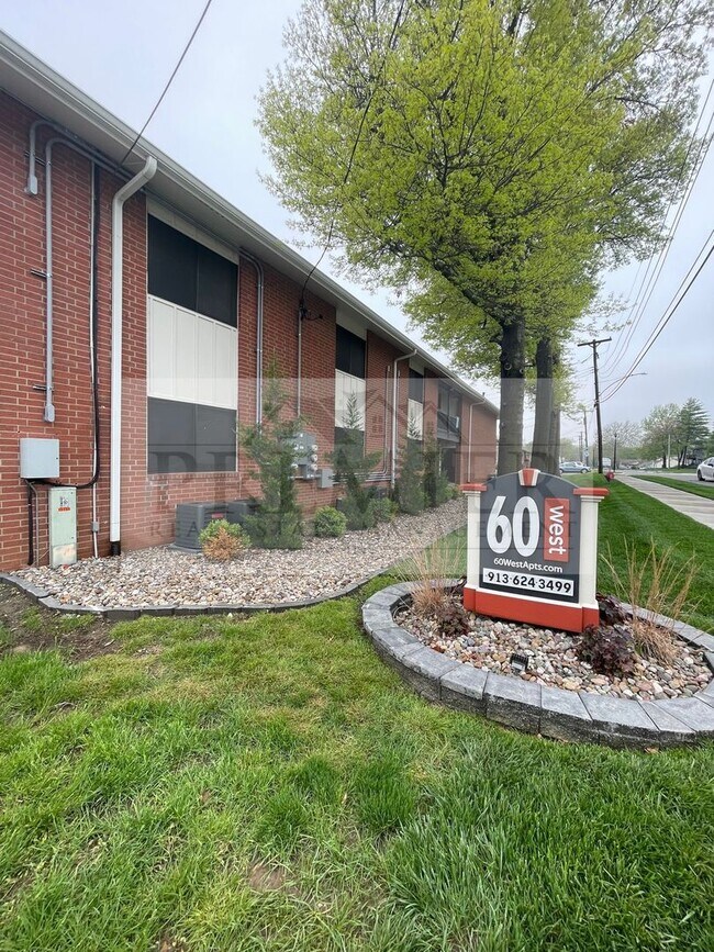 Foto del edificio - 6045 Barton Ave