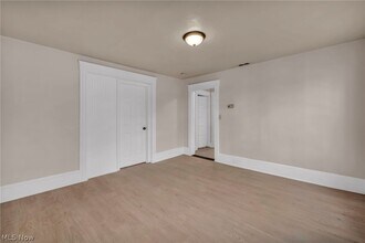 Building Photo - 2049 W 85th St