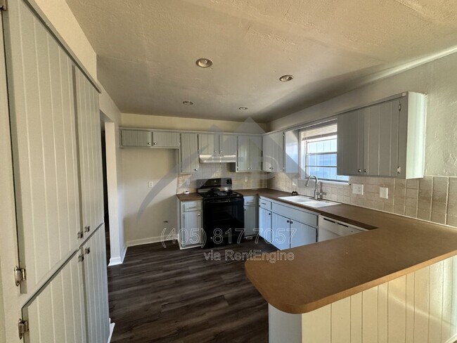 Foto del edificio - 405 Norton Cir