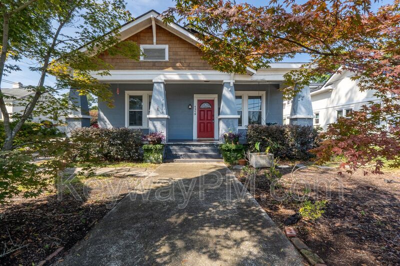 Foto principal - 1319 Baker Ave