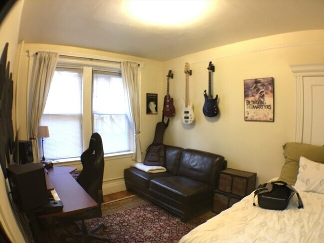 Building Photo - 51 Park Dr