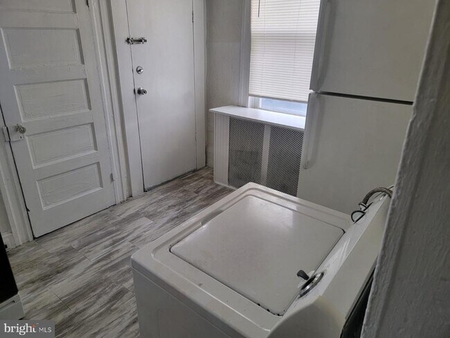 Foto del edificio - 1701 Poplar Grove St