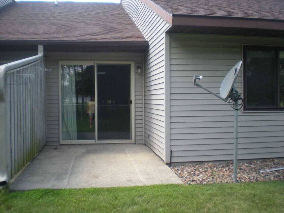 1110 Grandview Ave, Tomah, WI 54660 Townhome Rentals in Tomah WI
