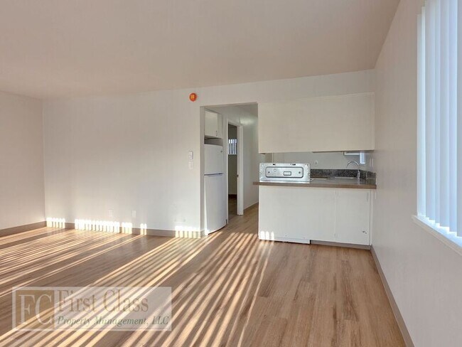 Foto del edificio - 12345 SW Hall Blvd