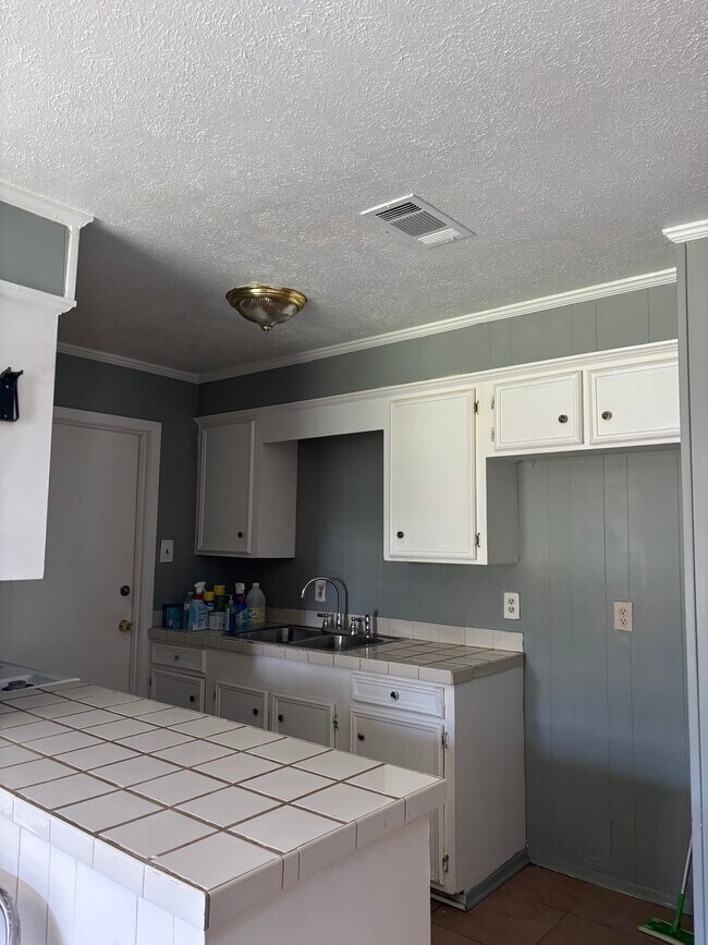 Foto del edificio - 622 Lake Glen Pl