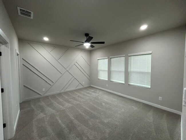 Foto del edificio - 9007 Glen Mont Dr
