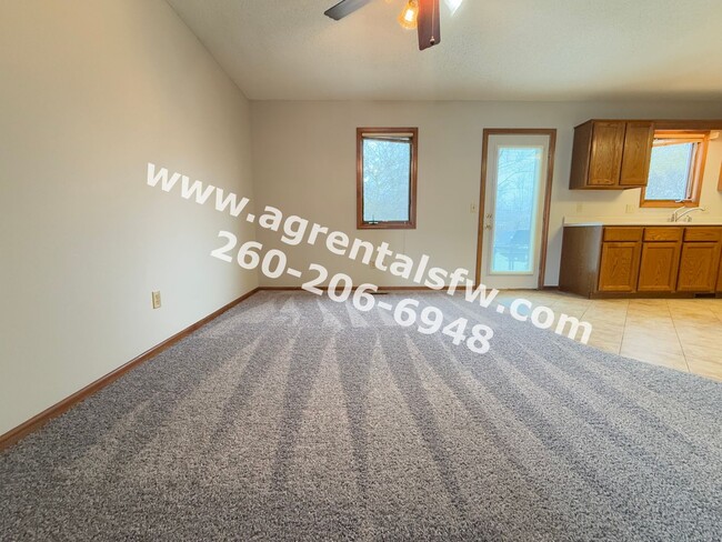 Building Photo - 3 Bedroom House -  $300 off the first mont...