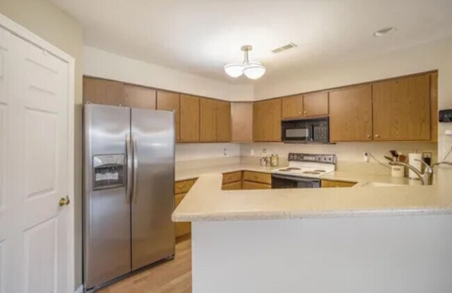 Foto del edificio - 1575 Oakfield Dr
