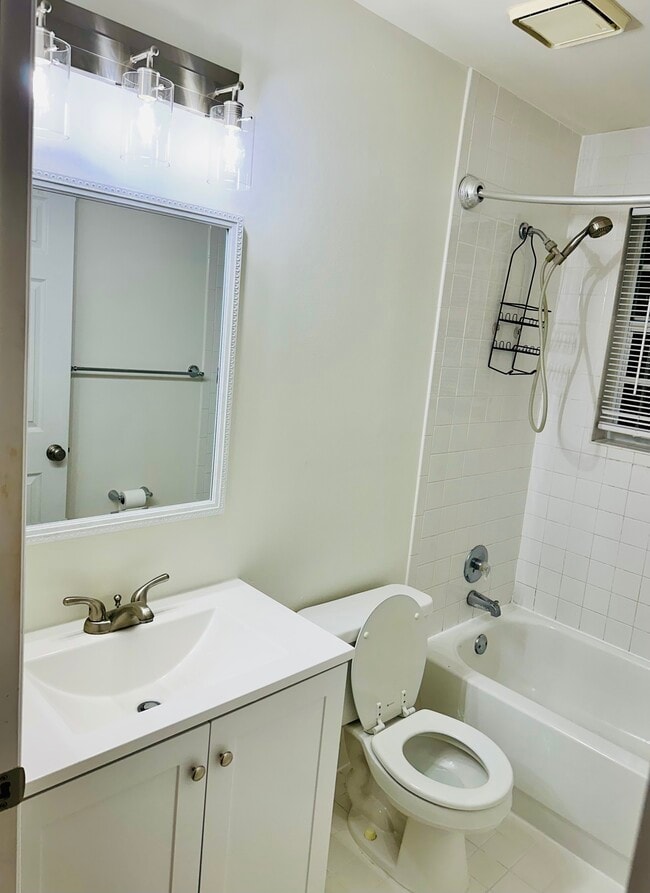 Foto del edificio - 2823 Day Ave