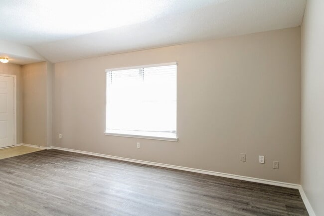 Building Photo - 1434 Glasholm Dr