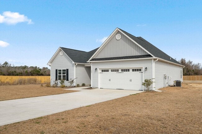 Building Photo - 505 E Black Water Ln