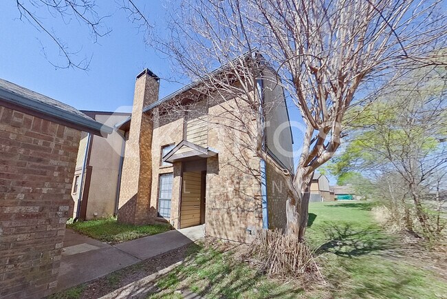 Building Photo - 2106 Woodnote Ln