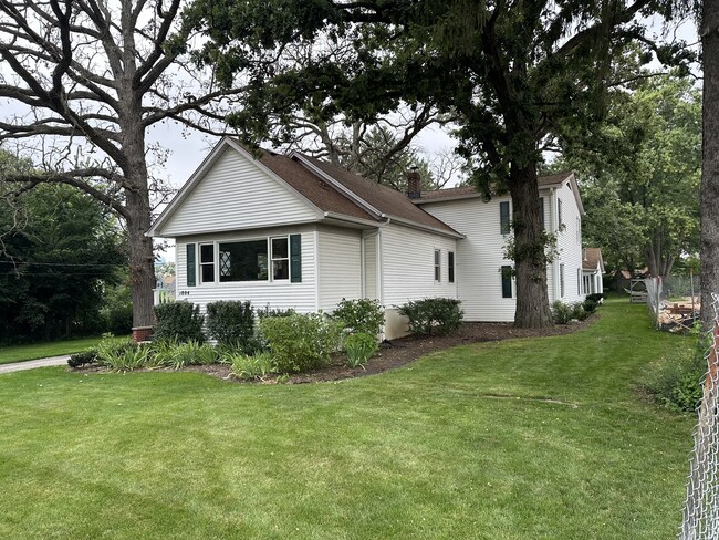 Building Photo - 1804 Chapel Ct